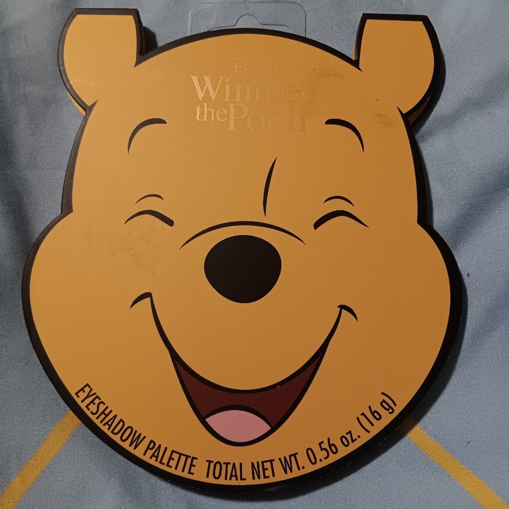 Disney Winnie the Pooh Eyeshadow Palette NEW 12 Shades & Mirror